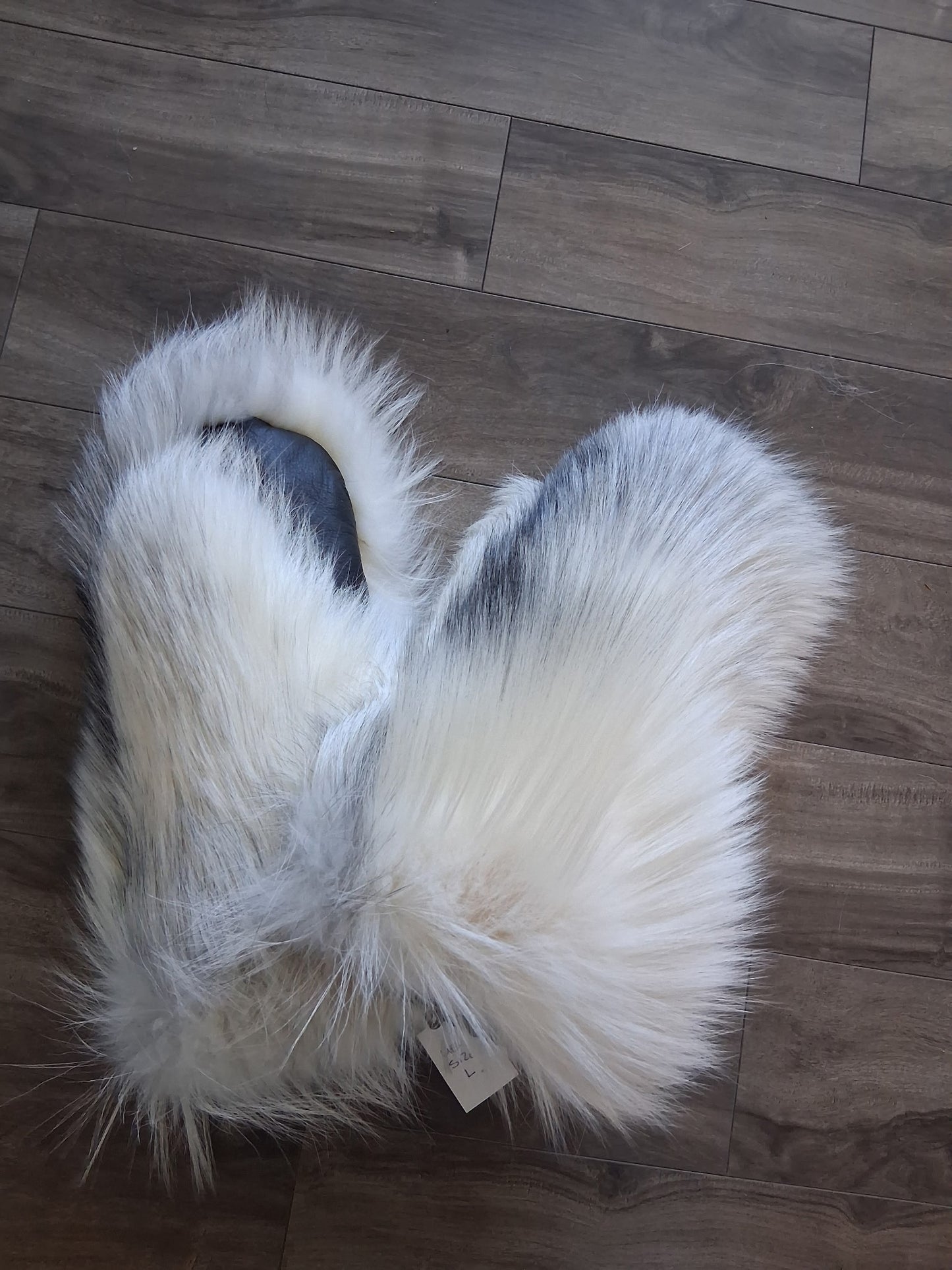 Arctic Marble Fox Mitts
