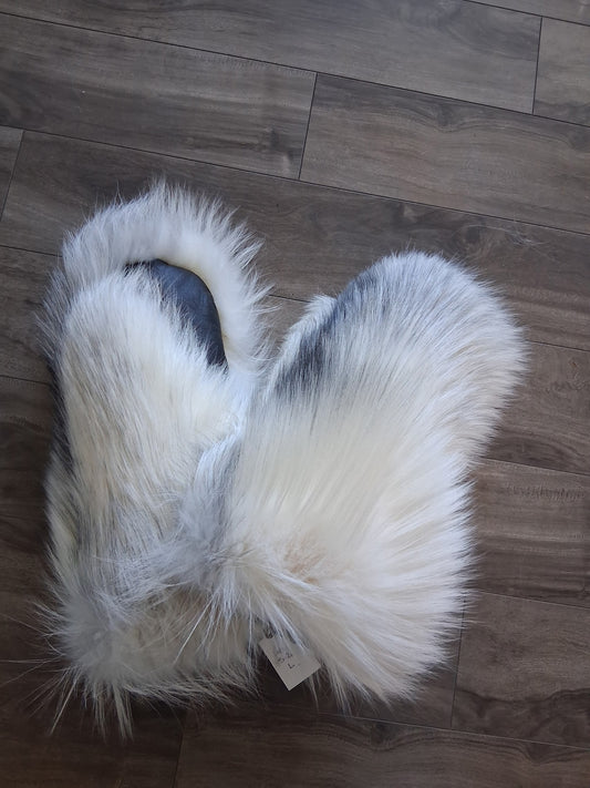 Arctic Marble Fox Mitts